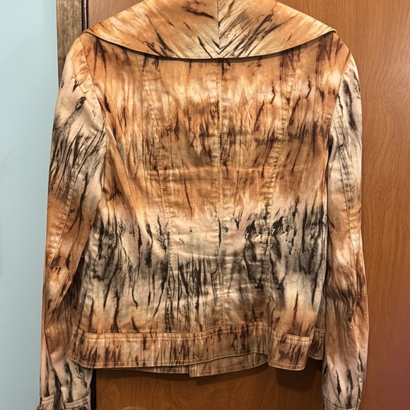 Jacket with Collar and Gold Hardware - Picture 5 of 5